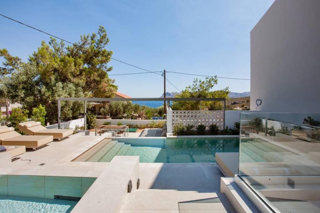 Chania Living Stories Villa With Piano Exterior foto